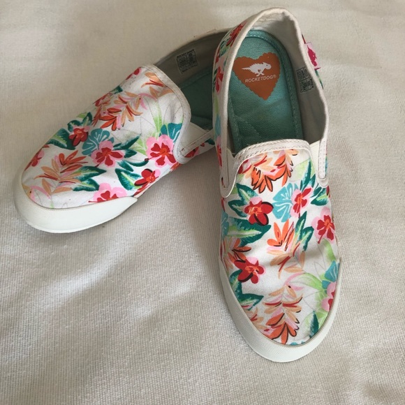 Rocket Dog slip on sneakers. Size 7 1/2 - Picture 2 of 3